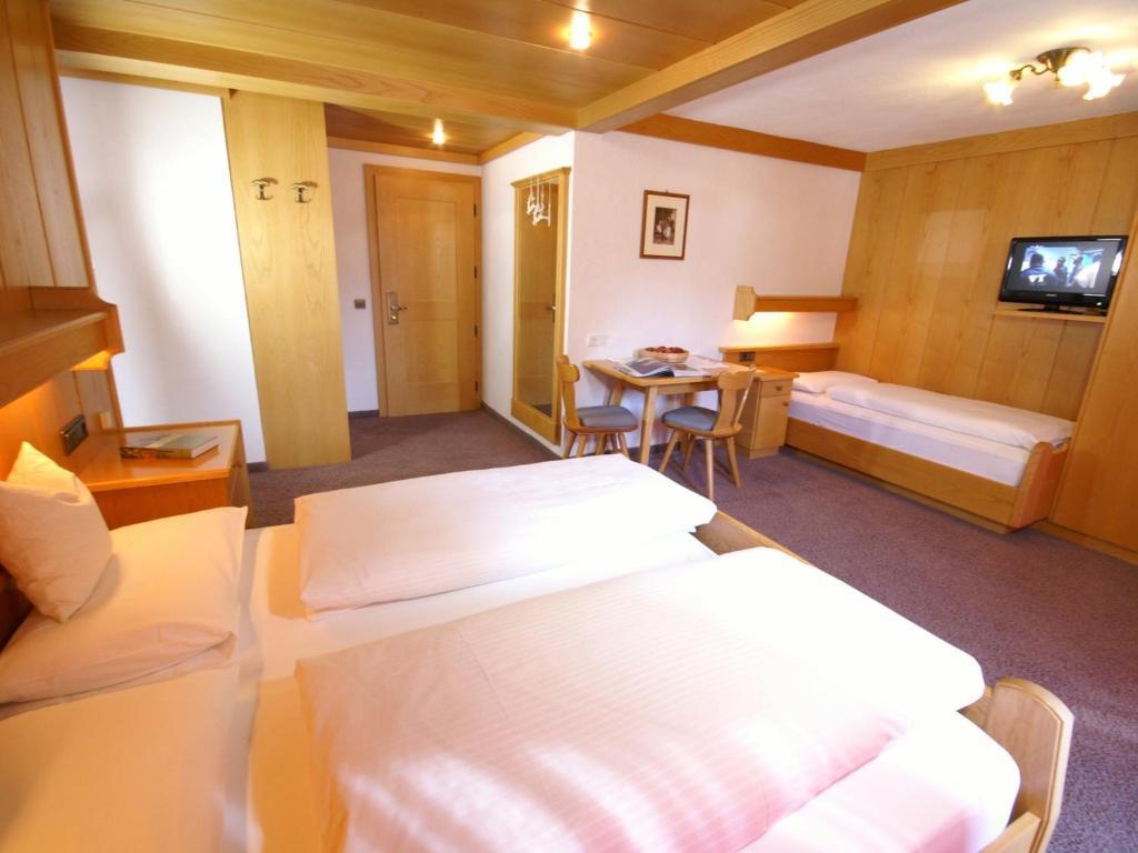Garni Tofana Hotel Corvara In Badia Ruang foto