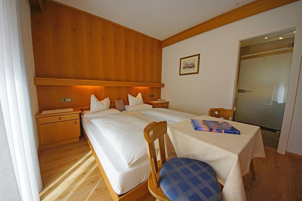 Garni Tofana Hotel Corvara In Badia Bagian luar foto