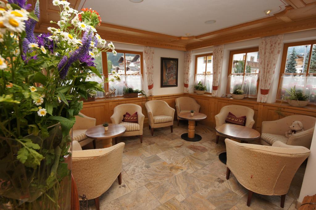 Garni Tofana Hotel Corvara In Badia Bagian luar foto