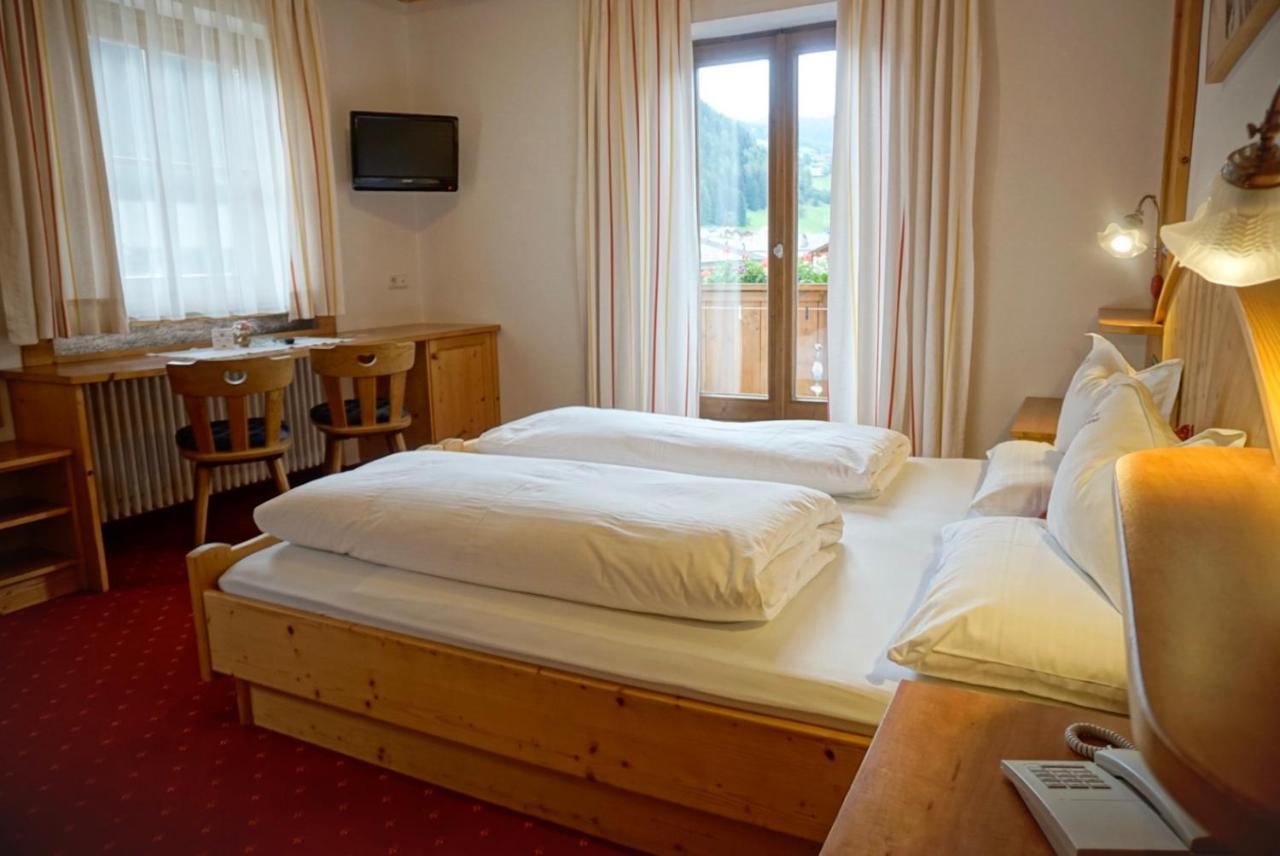 Garni Tofana Hotel Corvara In Badia Bagian luar foto